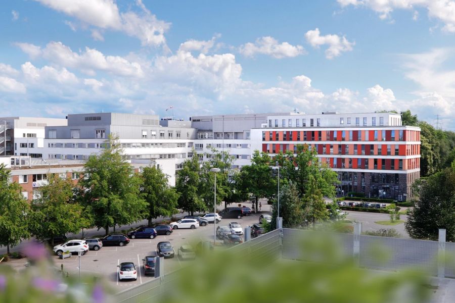Ansicht des St. Antonius-Hospitals vom Norden mit Blick auf das Gebäude der Urologie
